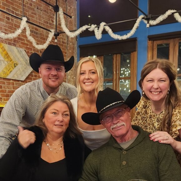 Meet your Posher, Rebecca - Picture 3 of 5